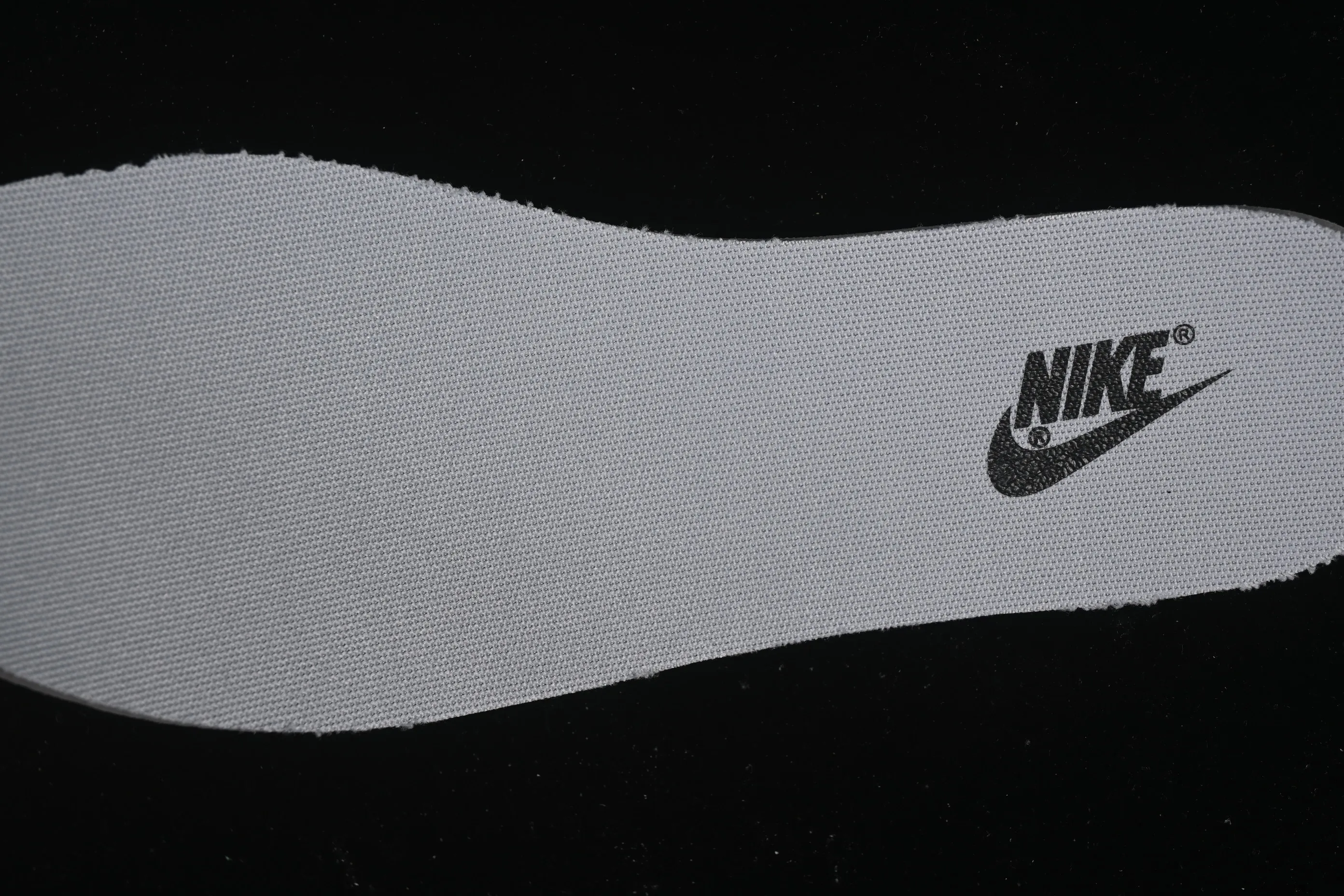 All categories Nk SB Dunk series Nk SB Dunk Low low-top sneakers Nike SB Dunk Low white, black and gray low-top casual sneakers IB3079-101